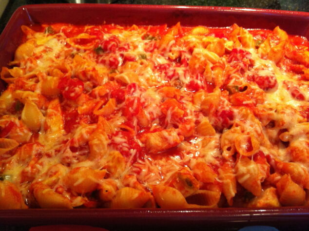 Hunt's Cheesy Chicken and Pasta Casserole