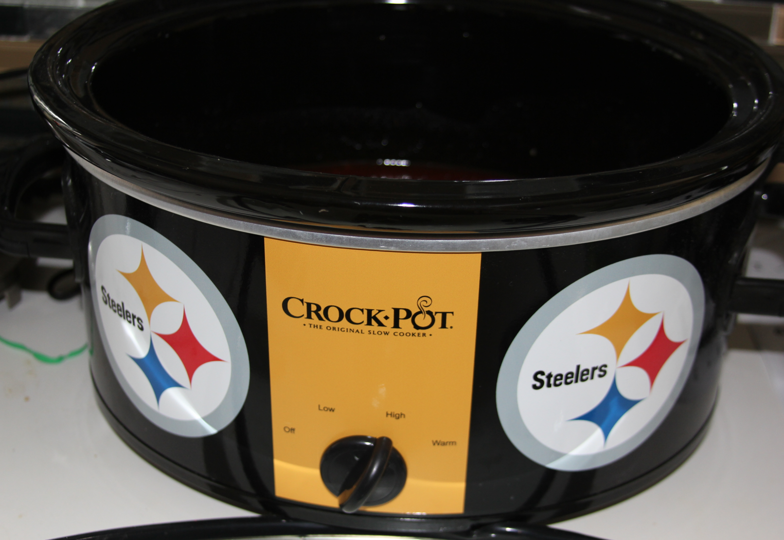 Domestic Diaries Nfl Crock Pot Is A Tailgater S Dream Mom Generations Stylish Life For Moms