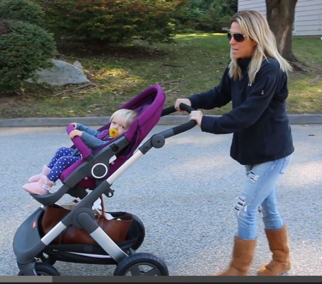 Mom using Stokke Trailz